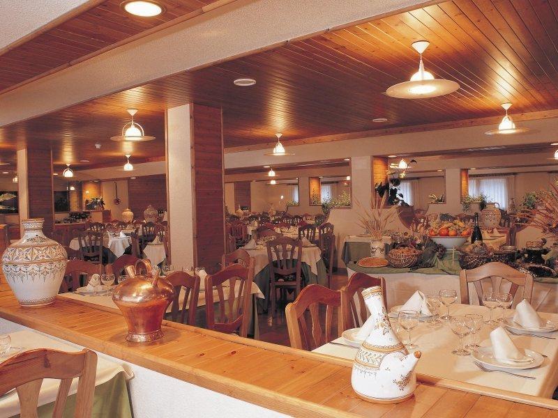 לה מאסנה Rutllan & Spa מסעדה תמונה